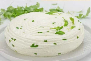 Tuma fresca con rucola